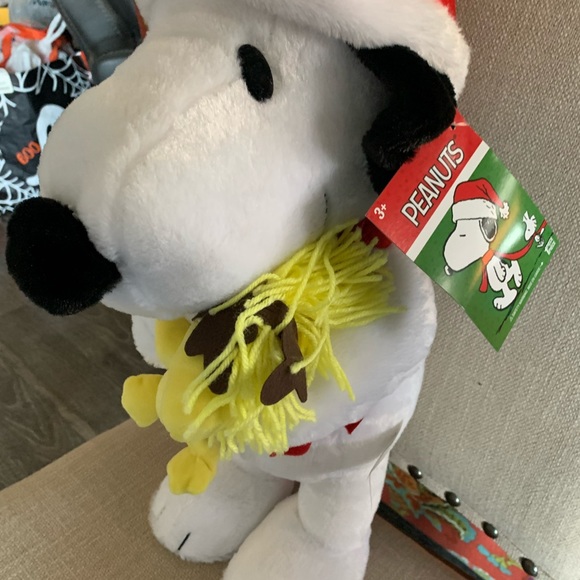 Peanuts Snoopy Christmas Door Greeter - Picture 3 of 4